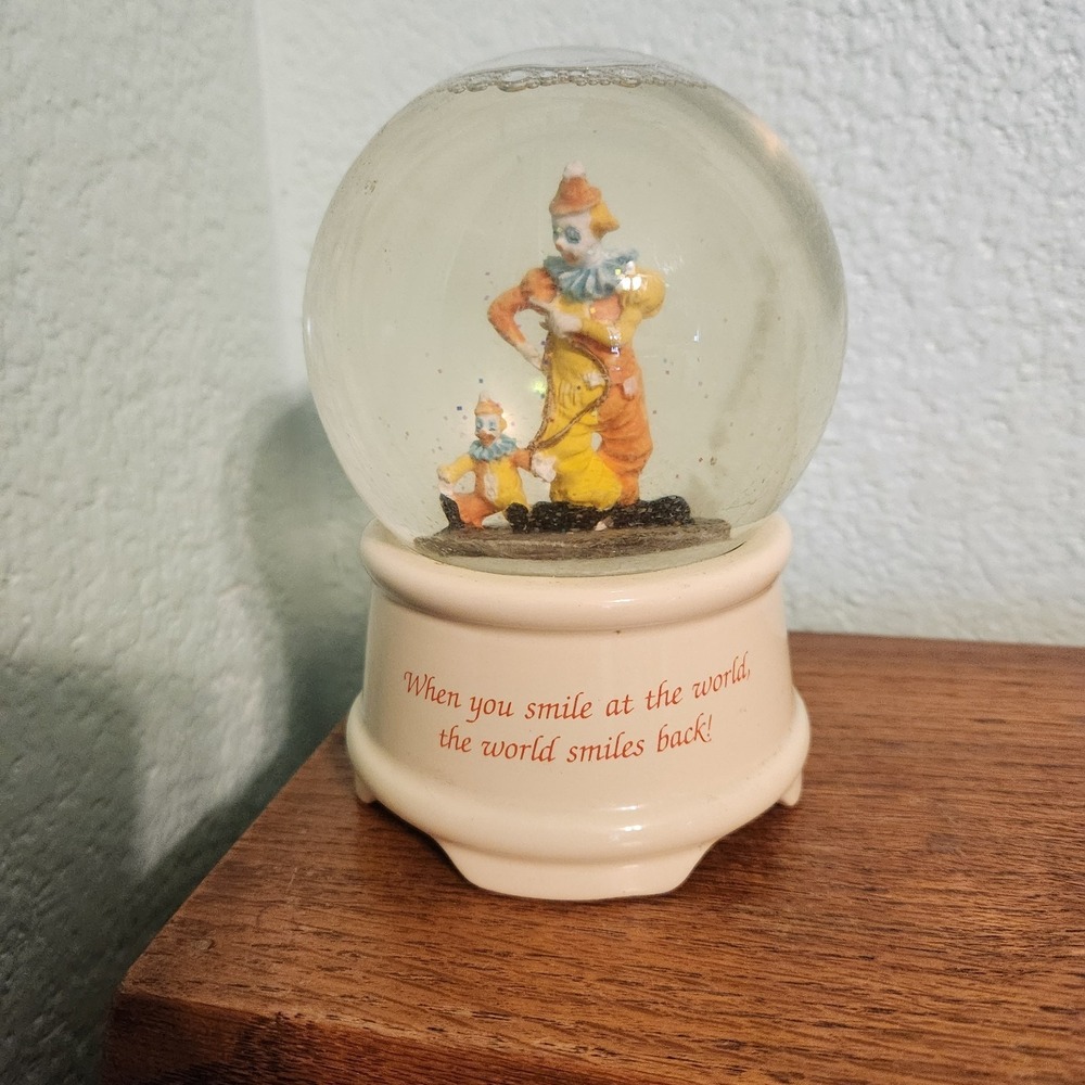 Vtg Musical Glitter Snow Globe  Clowns Put On A Happy‎ Face  Summit Coll. Taiwan